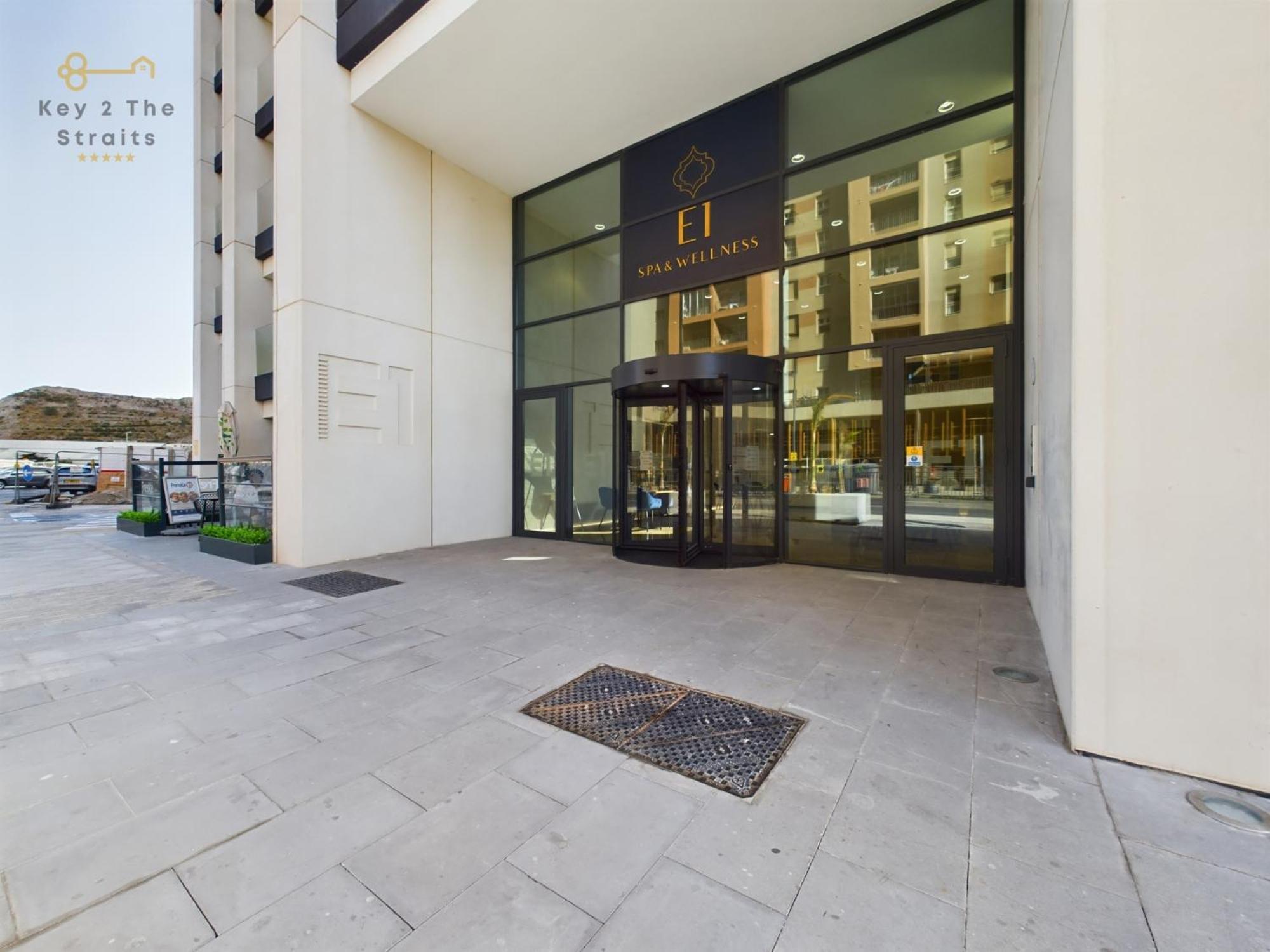 New Luxury Sunrise Oceanview Apartment In Gibraltar Eksteriør billede
