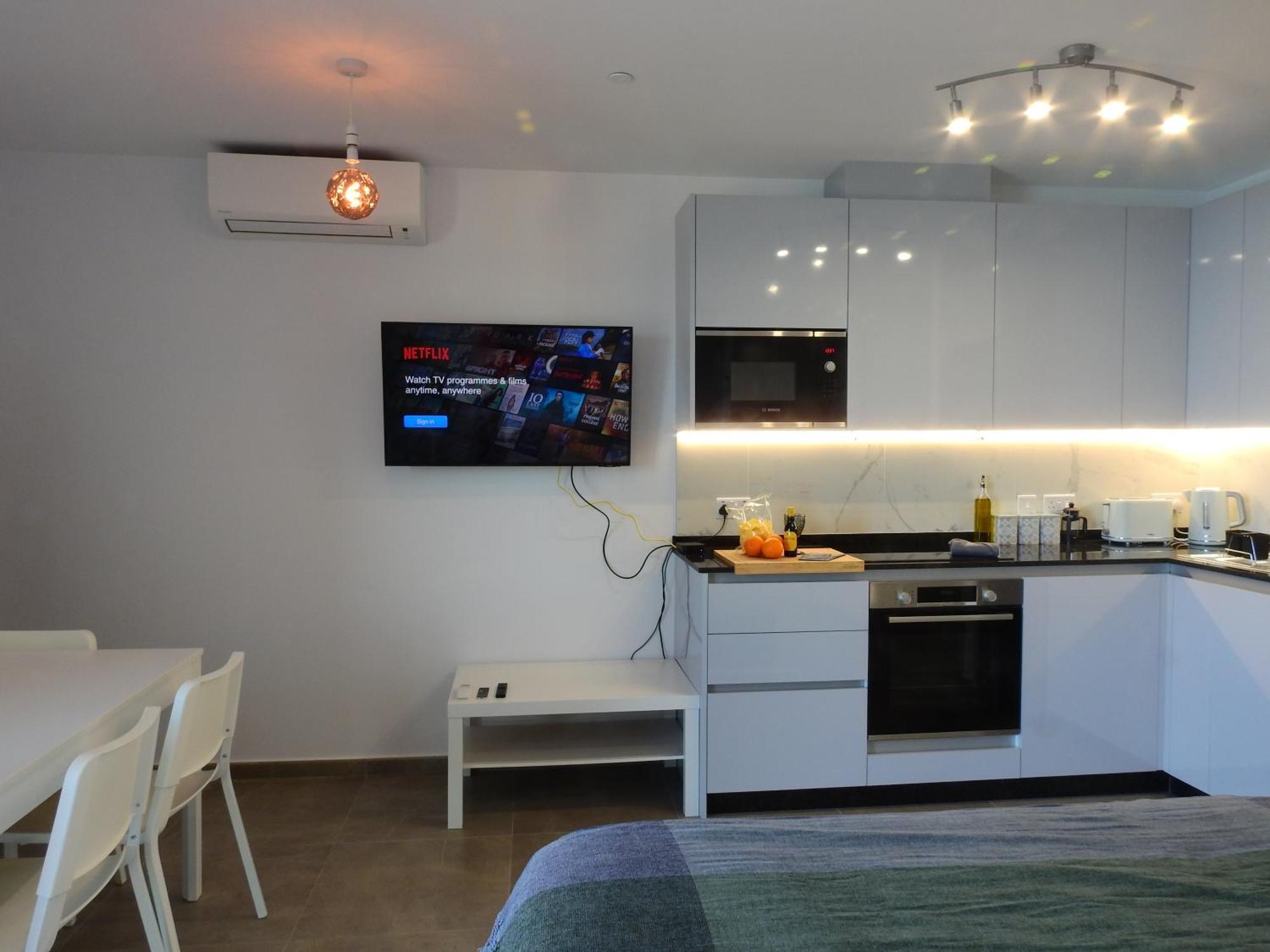 New Luxury Sunrise Oceanview Apartment In Gibraltar Eksteriør billede